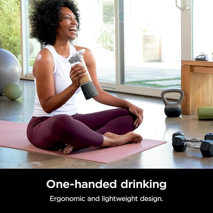 Ninja Blast 16 oz. Personal Portable Blender with Leak Proof Lid and Easy Sip Spout, Perfect for Smoothies, Cordless, USB-C Rechargeable, Dishwasher Safe Parts (Renewed) (Black)